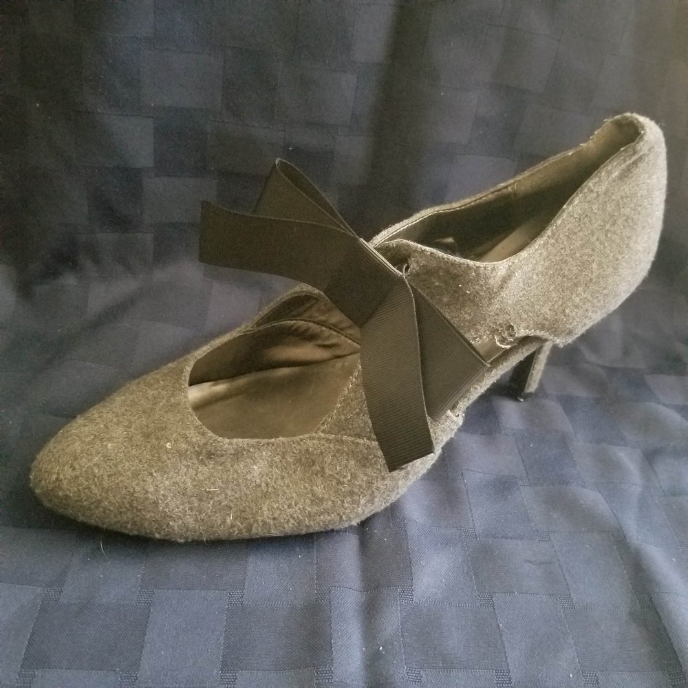Impo Gray Wool-like heels with Bow Women's Sz 9